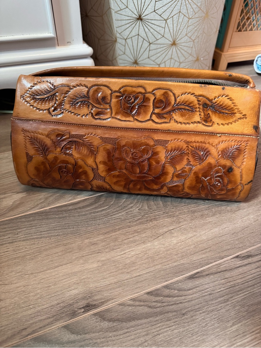 Vintage 60s Floral Tooled Leather Bag